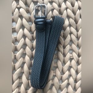 Mens medium leather black belt (34-36) with elastic flex